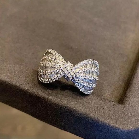 Elegant Cubic Zirconia 925 Silver Rings Women Wedding Jewelry - Picture 5 of 7